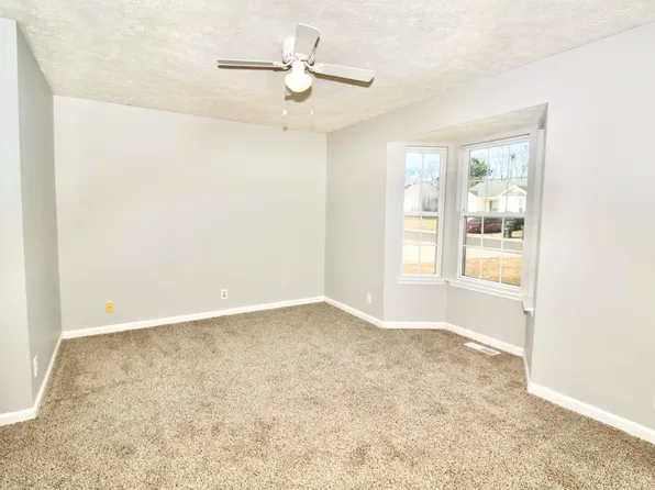 242 Golden Pond Ave, Oak Grove, KY 42262