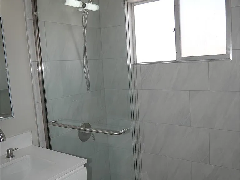 513 E Walnut St #513C — Photo 7