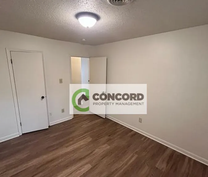 620 Fairmont St #C — Photo 8