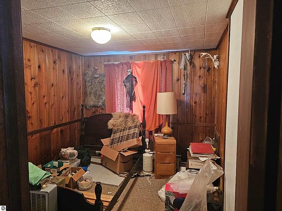 4th image of 7243 East Dr