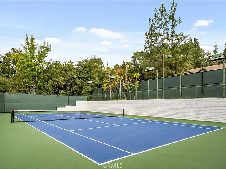 4550 Encino Ave — Photo 28