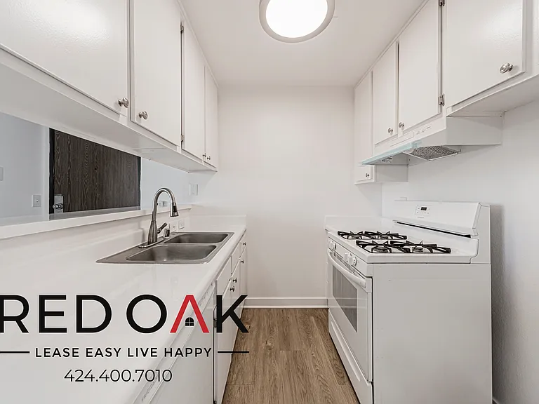 8309 Cedros Ave #314 — Photo 4
