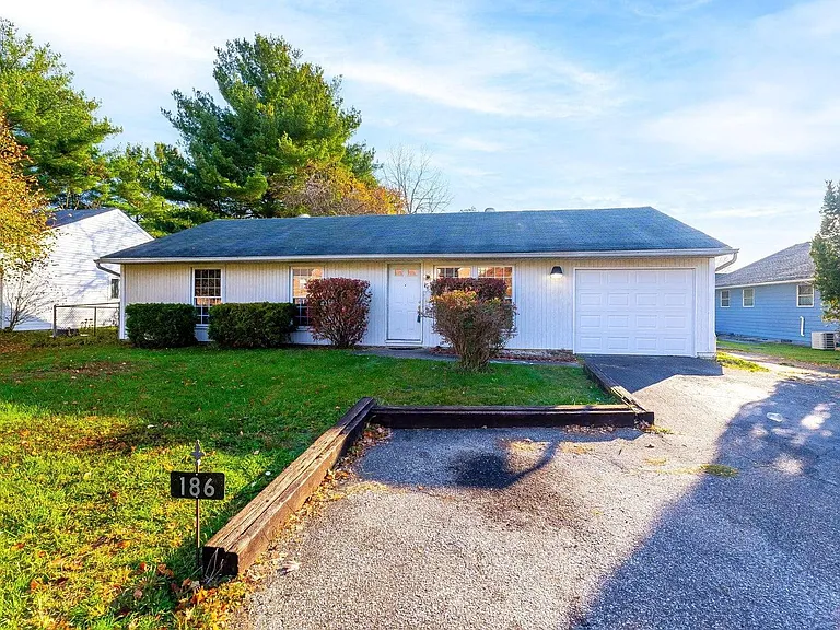 186 Stygler Rd N — Photo 3