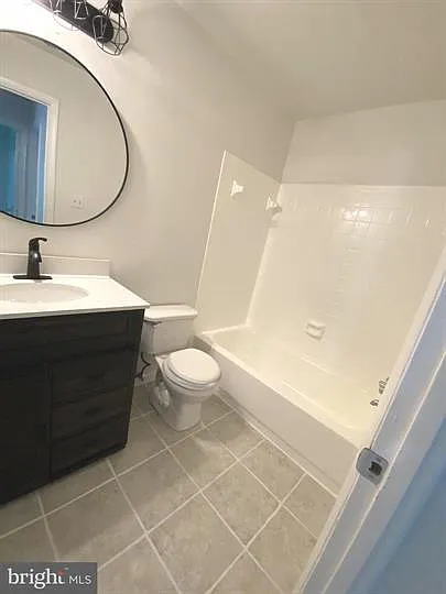 15947 Dorset Road - - — Photo 3