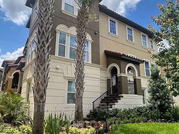 2nd image of 1000 Parma Cir