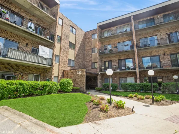 725 W Huntington Commons Rd APT 407, Mount Prospect, IL 60056