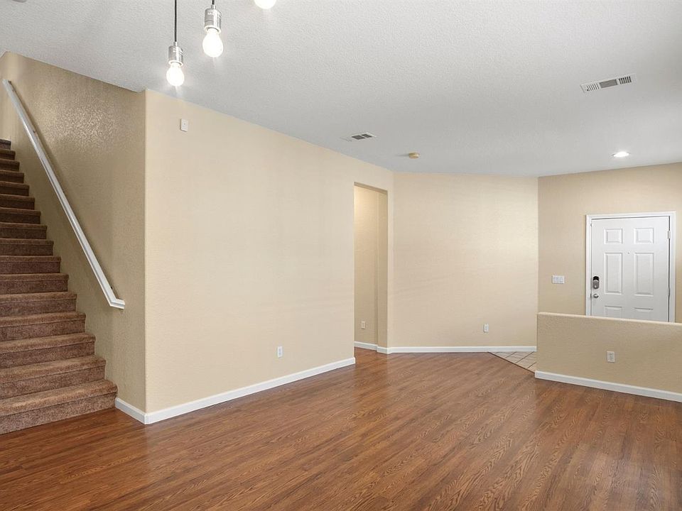 1st image of 2507 Spencer Ln