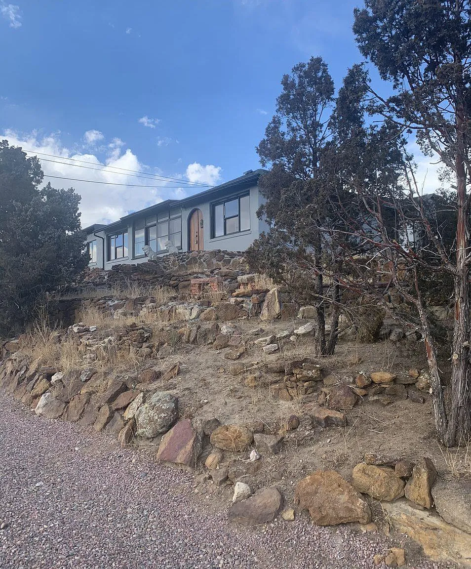 5 bed, 2226 sqft, $2,600 — Photo 3