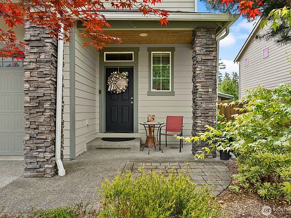 2nd image of 4415 Goldcrest Drive NW