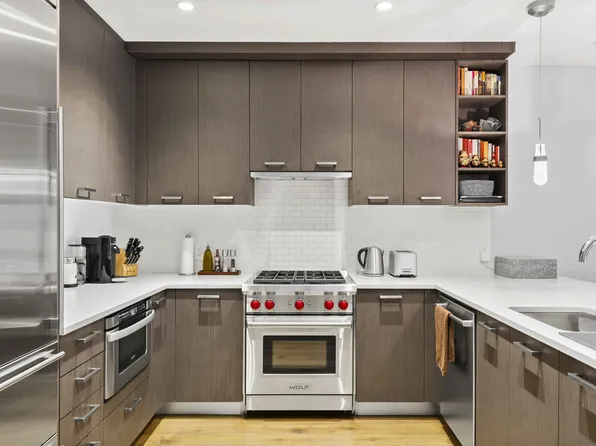 64 East 1st Street TH1 image 3 of 14