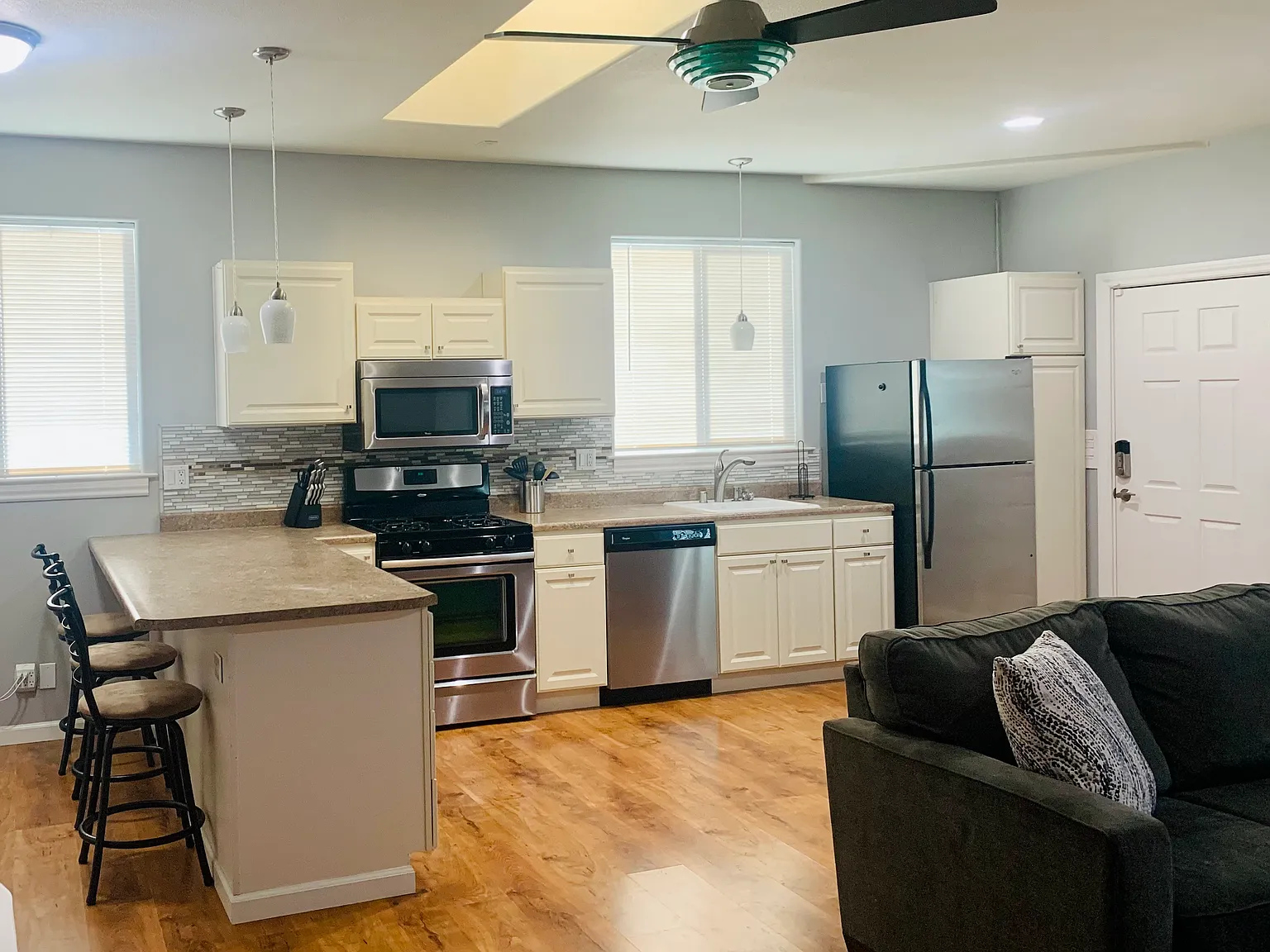 2739 Casabella Dr — Photo 2