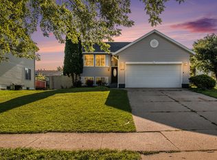 4616 Crosswinds Dr SE, Kentwood, MI 49508