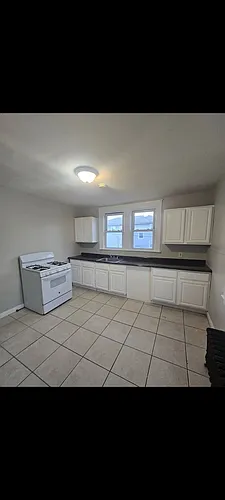 418 Stuyvesant Ave Photo 1