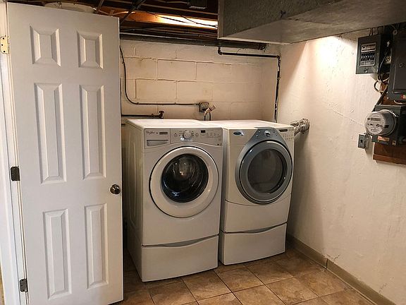 Washer & Dryer Basement 