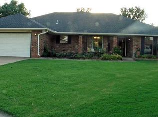 1725 Whispering Creek Ct, Edmond, OK 73013