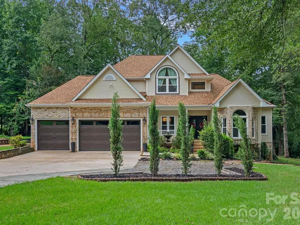 172 Tawny Bark Dr, Mooresville, NC 28117