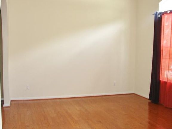 4th image of 108 Orchard Park Dr