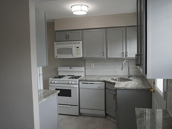 4th image of 3210 Coolidge Hwy #3210