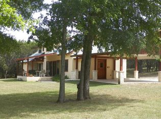 152 N Creek Rd, Comfort, TX 78013