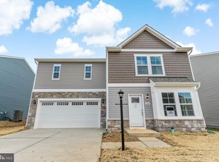 284 Ludgate Mnr, Falling Waters, WV 25419