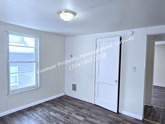 2nd image of 1047 Beckford St #2