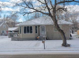 432 15th St SE, Minot, ND 58701