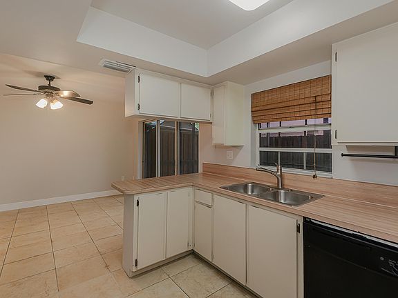 4th image of 5273 SW 123rd Avenue #5273