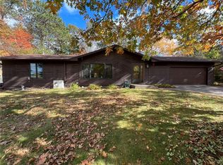 424 Woodlawn St, Spooner, WI 54801
