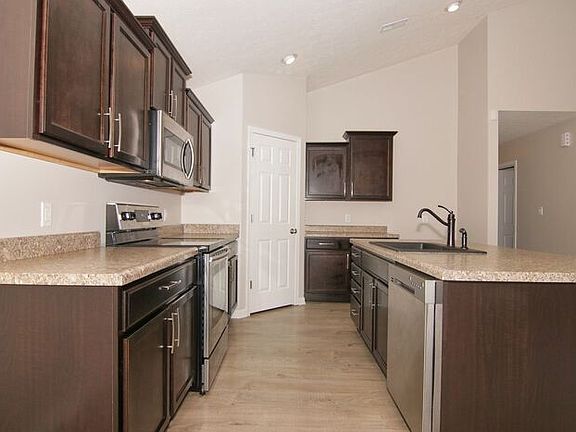 4th image of 10010 Jenna Ln