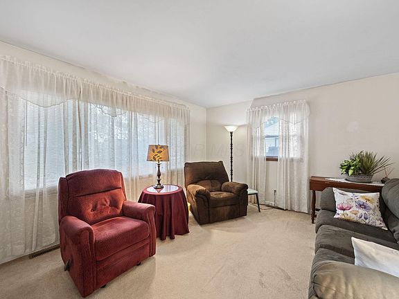 4th image of 2235 Belcher Dr