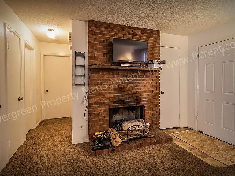 1636 E Pitkin St — Photo 5