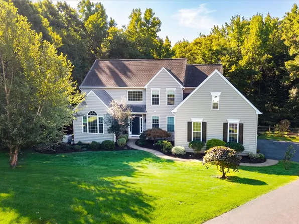 1231 Split Rail Dr, Garnet Valley, PA 19060