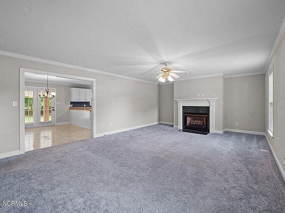 3rd image of 2261 Primrose Lane