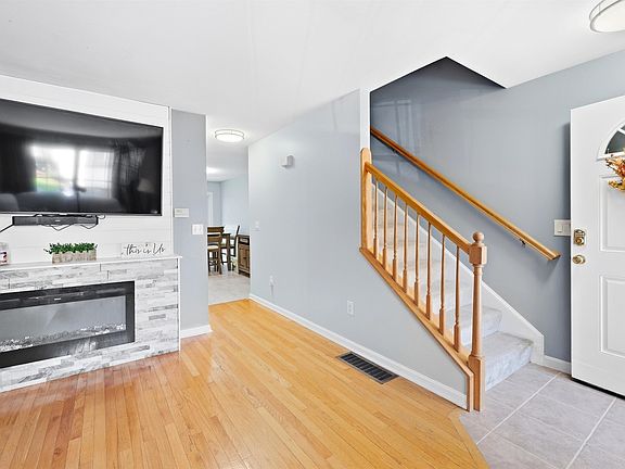 4th image of 2 Chandler Court #B