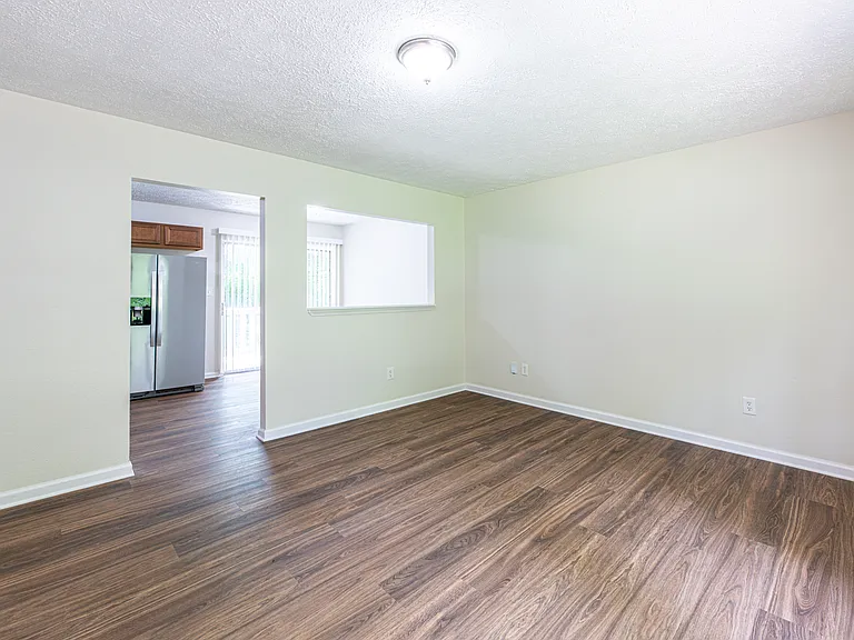 320 Beechwood Dr — Photo 4