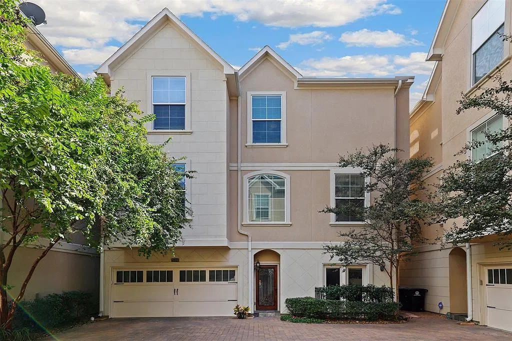 3 bed, 3.5 bath, 2130 sqft, $2,900 — Photo 1