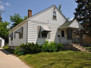 236 Edgewood Ln, West Bend, WI 53095