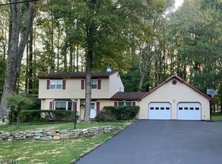 6 Brook Lawn Dr, Long Valley, NJ