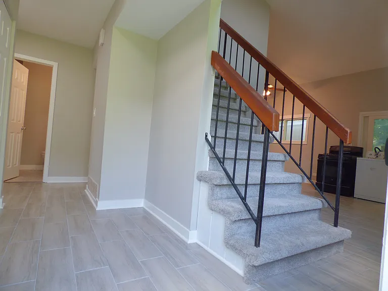 1140 Sandpiper Ct — Photo 3