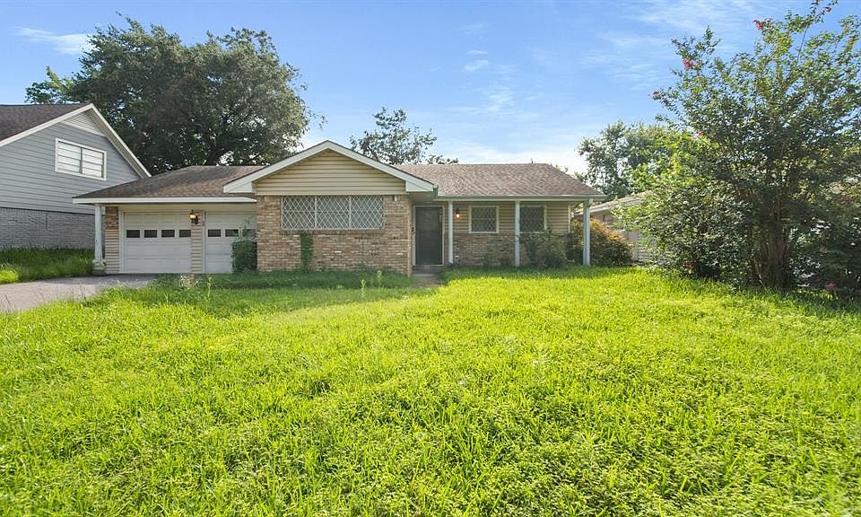 1st image of 2815 Dewberry Lane