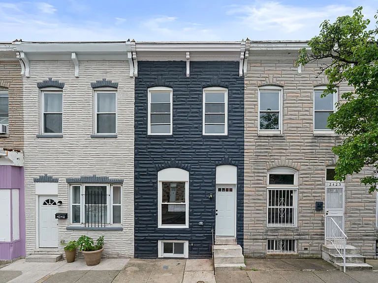 2427 Ashland Ave — Photo 24