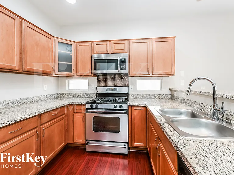 10828 Avenzano St — Photo 7