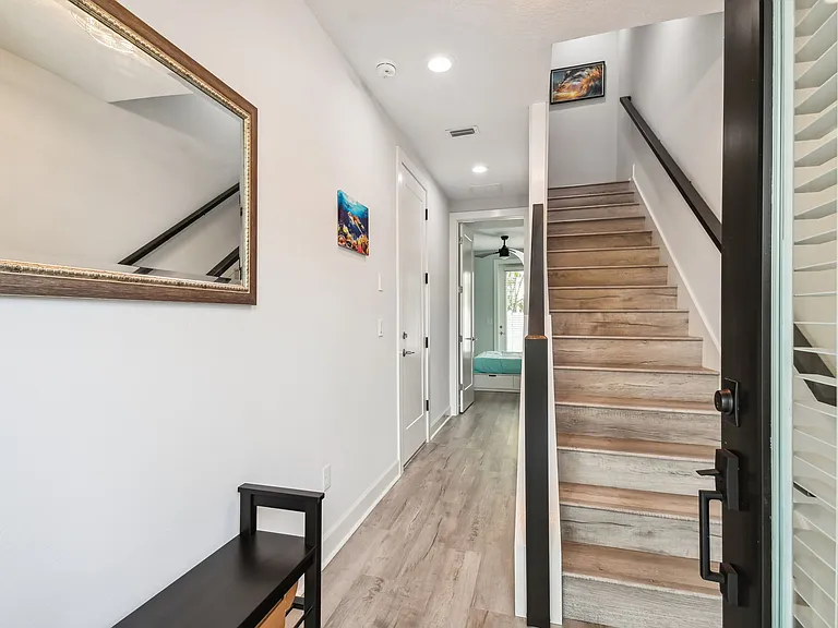 1520 N Pierce St #4 — Photo 3
