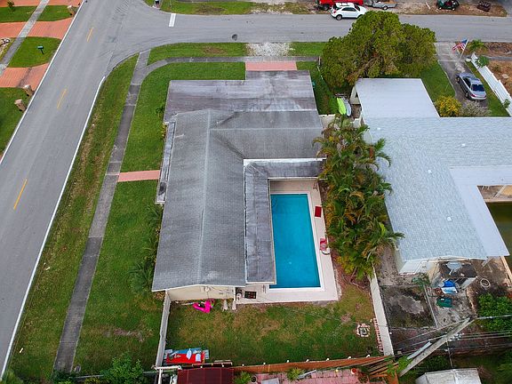 3/2 pool home + 2 car garage