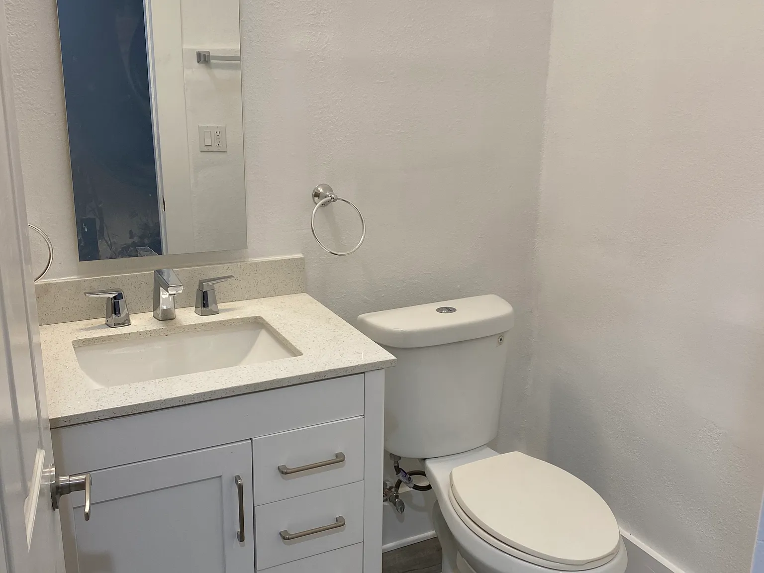 1208 Lime Avenue — Photo 3