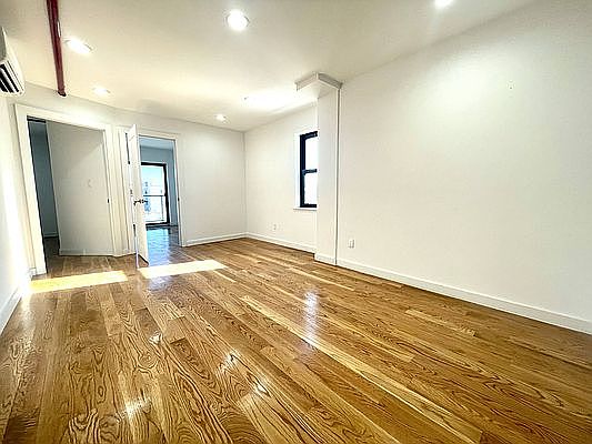 2nd image of 850 Flatbush Ave #6F