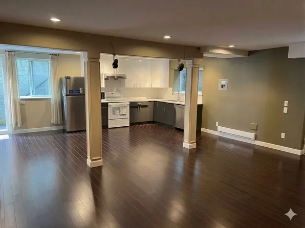 33XX Devonshire Ave, Coquitlam, BC V3E 0B1