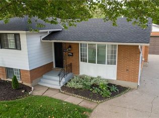 7010 Whitman Ave, Niagara Falls, ON L2G5B6