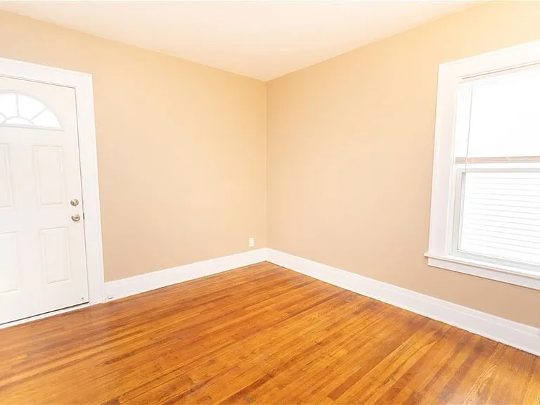 50 Henley Rd #LOWER — Photo 13