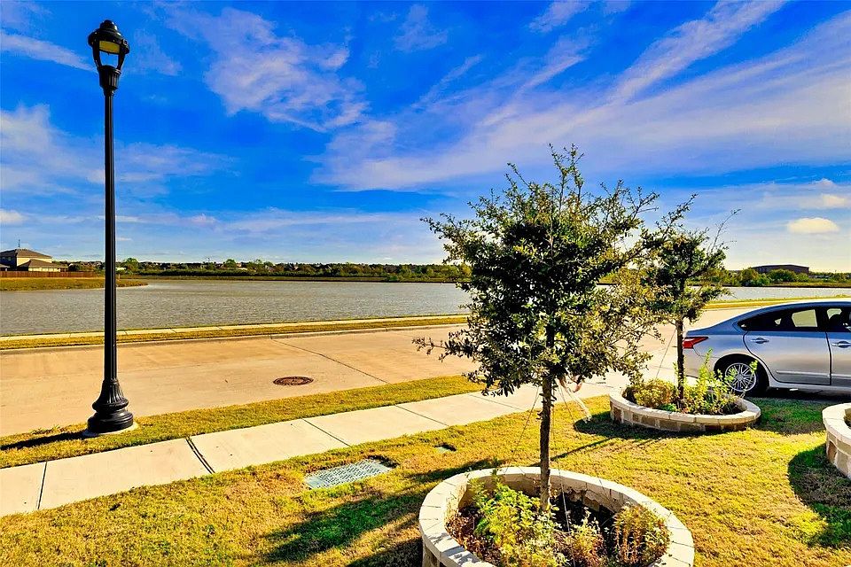 1st image of 11057 Temple Gardens Trl